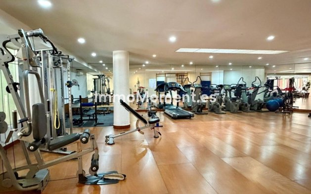 Resale - Apartment - Estepona - Estepona Centro