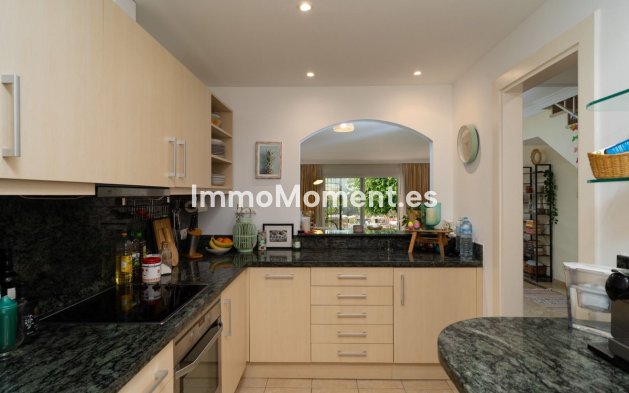 Resale - Villa - Estepona - Estepona Centro