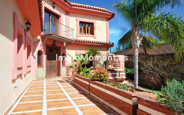 Resale - Villa - Estepona - Estepona Centro