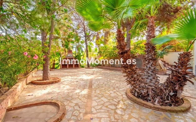 Resale - Villa - Estepona - Estepona Centro