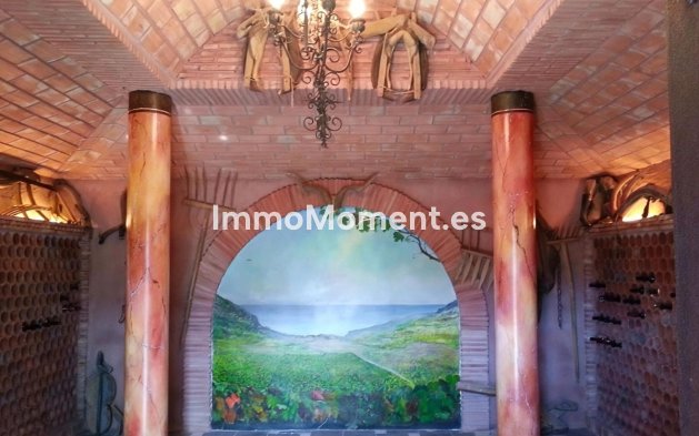 Resale - Villa - Estepona - Estepona Centro