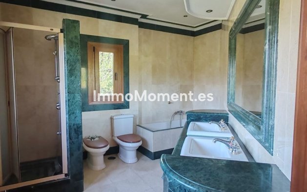 Resale - Villa - Estepona - Estepona Centro