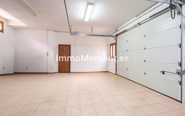 Resale - Villa - Estepona - Estepona Centro