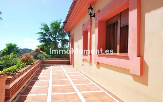 Resale - Villa - Estepona - Estepona Centro