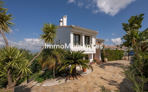 Resale - Villa - Inland  - Alhaurín el Grande Centro