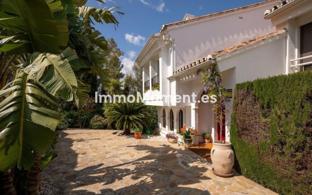 Resale - Villa - Inland  - Alhaurín el Grande Centro