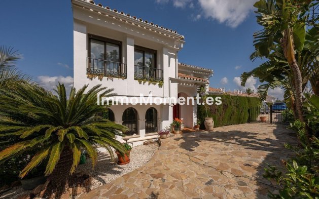 Resale - Villa - Inland  - Alhaurín el Grande Centro