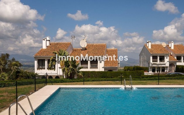 Resale - Villa - Inland  - Alhaurín el Grande Centro