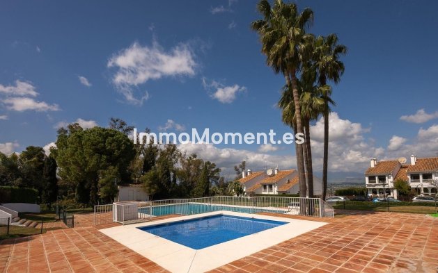 Resale - Villa - Inland  - Alhaurín el Grande Centro