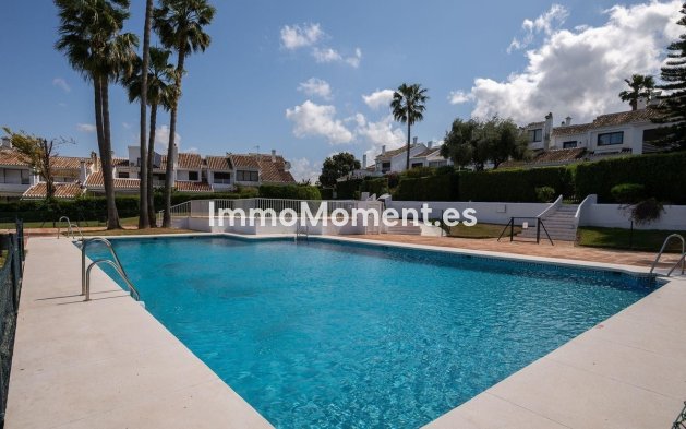 Resale - Villa - Inland  - Alhaurín el Grande Centro