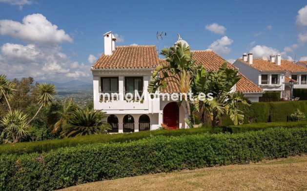 Resale - Villa - Inland  - Alhaurín el Grande Centro