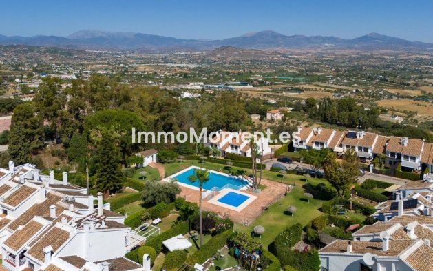 Resale - Villa - Inland  - Alhaurín el Grande Centro