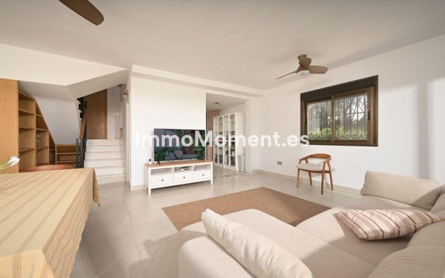 Resale - Villa - Inland  - Alhaurín el Grande Centro