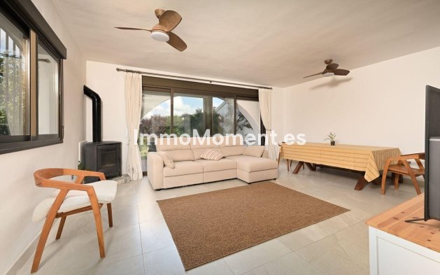 Resale - Villa - Inland  - Alhaurín el Grande Centro