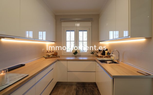 Wiederverkauf - Villa - Orihuela - Villamartin