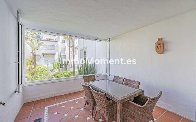 Resale - Apartment - Estepona - Costalita