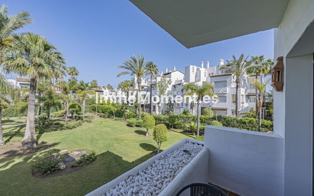 Resale - Apartment - Estepona - Costalita