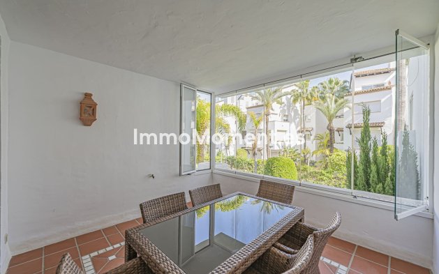 Resale - Apartment - Estepona - Costalita
