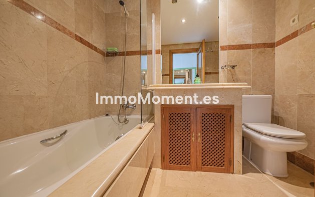 Resale - Apartment - Estepona - Costalita