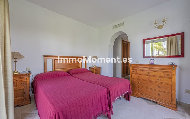 Resale - Apartment - Estepona - Costalita