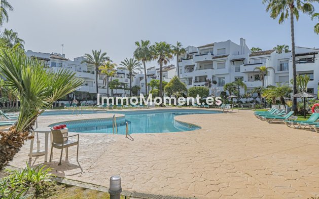 Resale - Apartment - Estepona - Costalita