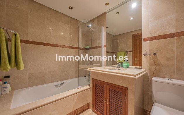 Resale - Apartment - Estepona - Costalita