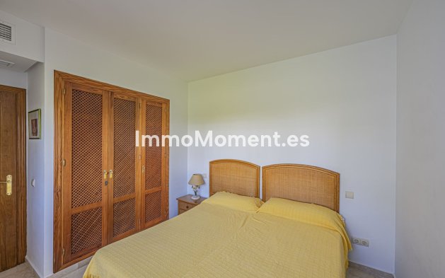 Resale - Apartment - Estepona - Costalita