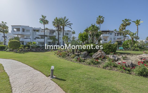 Resale - Apartment - Estepona - Costalita