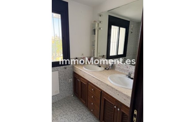 Bestaande woning - Villa - Estepona  - Estepona Centro