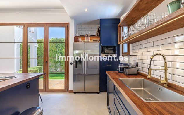 Wiederverkauf - Villa - Estepona  - Selwo