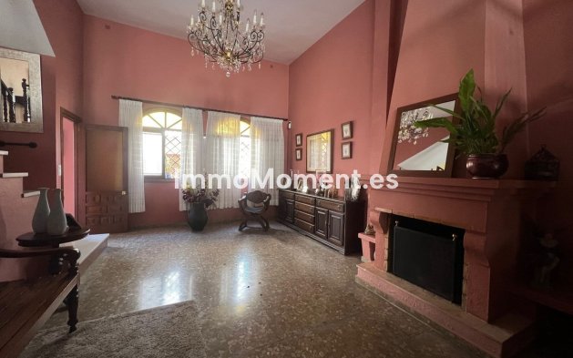 Bestaande woning - Villa - Estepona  - Estepona Centro