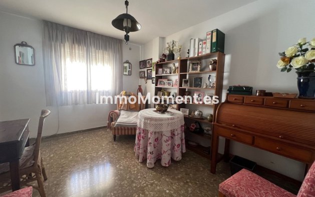Bestaande woning - Villa - Estepona  - Estepona Centro