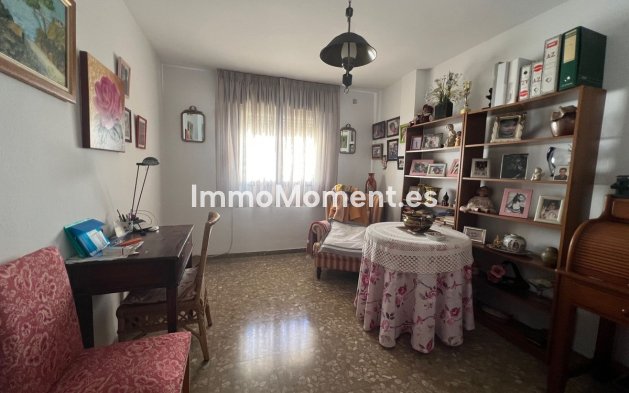 Bestaande woning - Villa - Estepona  - Estepona Centro