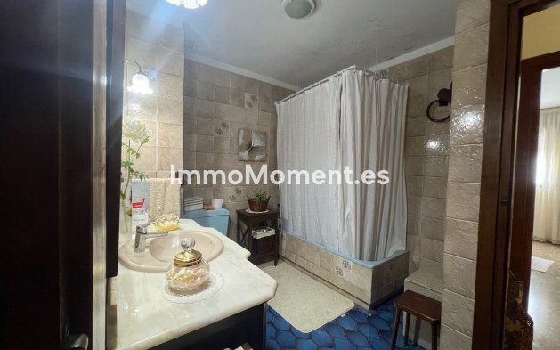 Bestaande woning - Villa - Estepona  - Estepona Centro