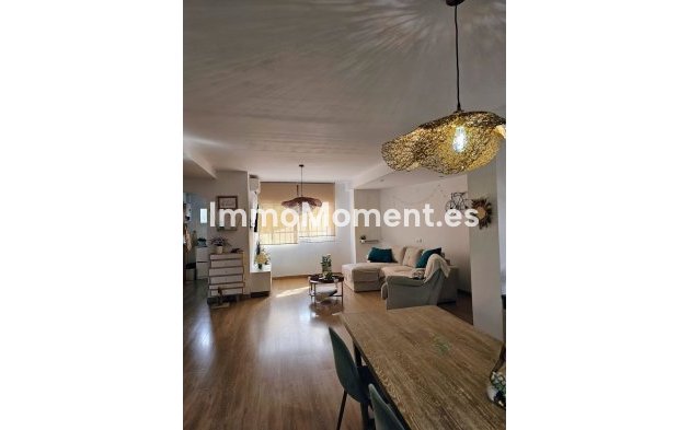 Bestaande woning - Geschakelde woning - Binnenland  - Alhaurín de la Torre