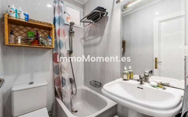 Resale - Apartment - Torrevieja - Torrevieja Centro