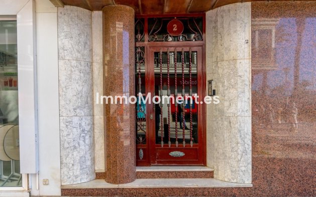 Resale - Apartment - Torrevieja - Torrevieja Centro