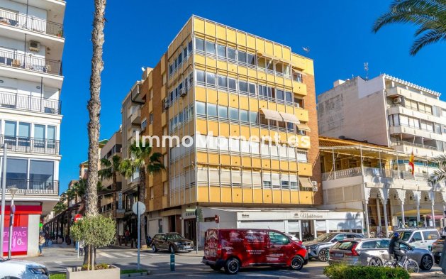 Resale - Apartment - Torrevieja - Torrevieja Centro