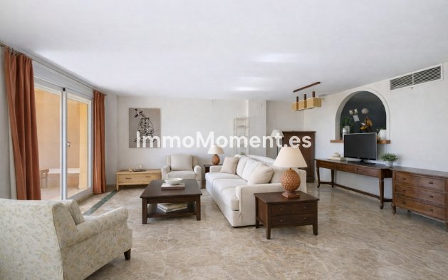 Bestaande woning - Geschakelde woning - Estepona  - Estepona Centro