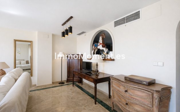 Bestaande woning - Geschakelde woning - Estepona  - Estepona Centro