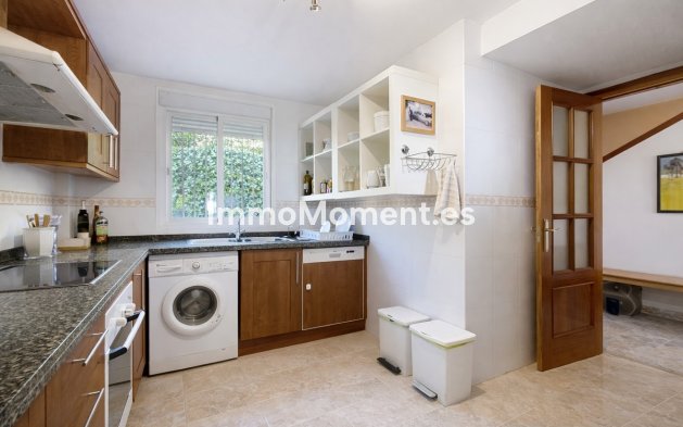 Bestaande woning - Geschakelde woning - Estepona  - Estepona Centro