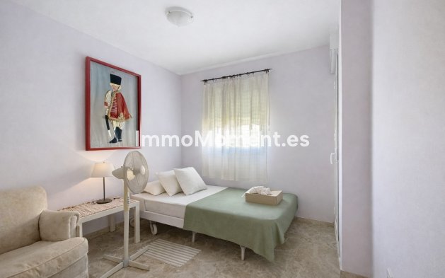 Bestaande woning - Geschakelde woning - Estepona  - Estepona Centro
