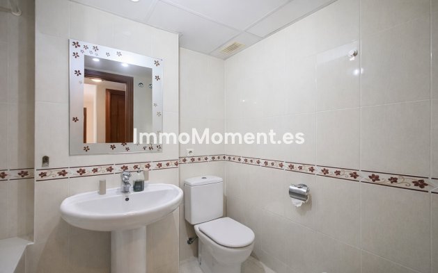 Bestaande woning - Geschakelde woning - Estepona  - Estepona Centro