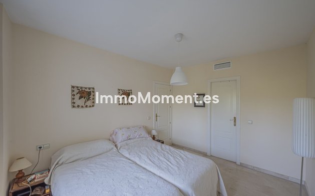 Resale - Apartment - Estepona - Costalita