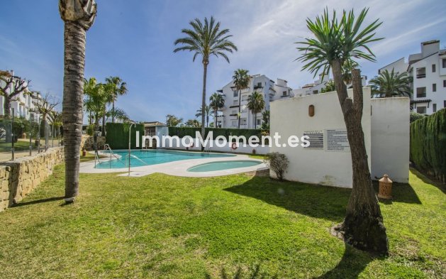Resale - Apartment - Estepona - Costalita