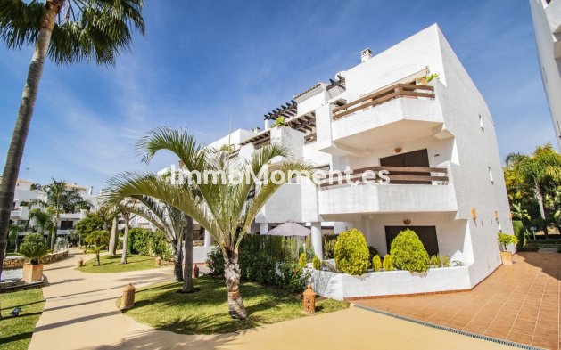Resale - Apartment - Estepona - Costalita