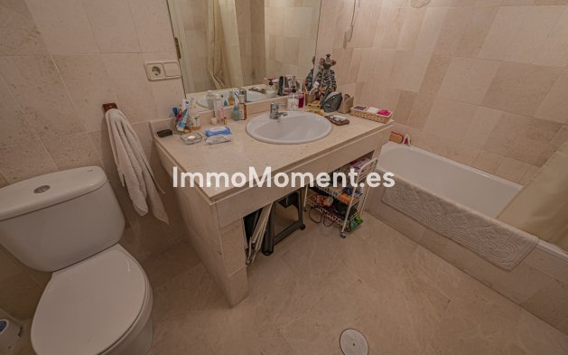 Resale - Apartment - Estepona - Costalita