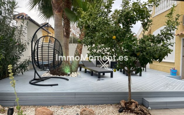 Resale - Villa - Torrevieja - La Mata