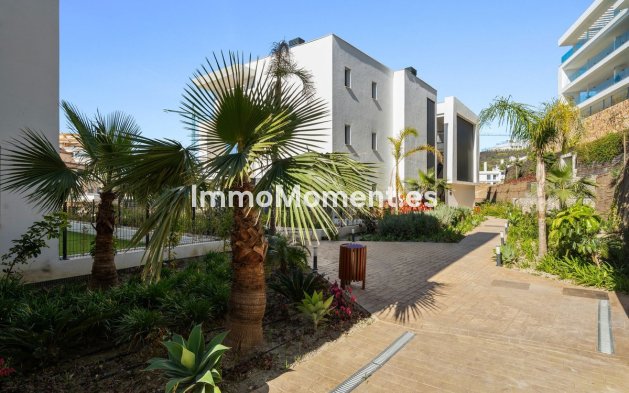 Resale - Apartment - Fuengirola - Higueron