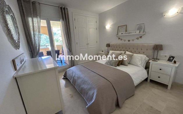 Resale - Apartment - Marbella - Elviria